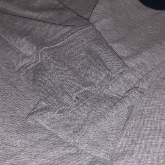 Shirt size medium - Picture 4 of 9